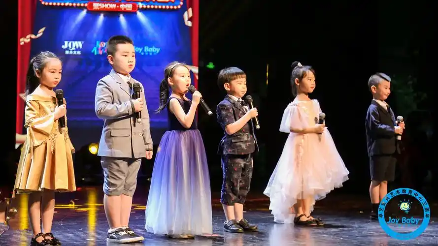 卓艺宝贝演讲主持口才戏剧表演源深校区