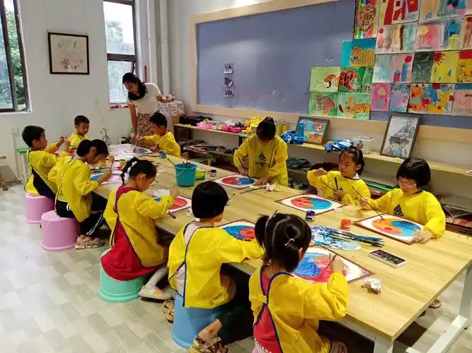 正华美术教育近期少儿绘画班宝贝们的部分作品集