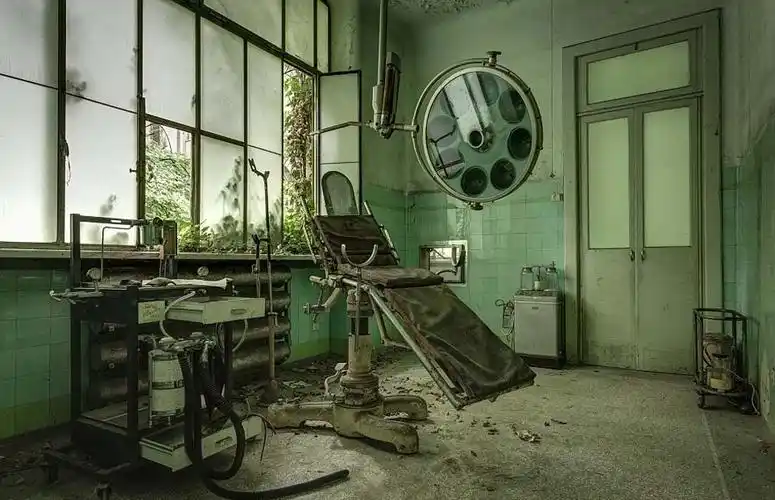 意大利废弃精神病院内景曝光荒凉恐怖组图