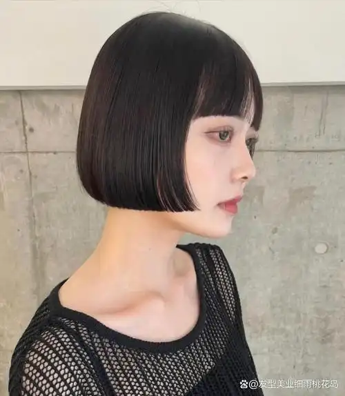 炎热夏天,是不是还在苦恼着要不要剪短发凉快?