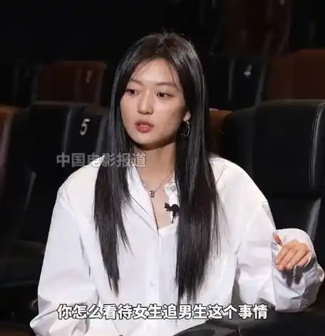 被主持人问到怎么看待女追男这个事情,孙千表示喜欢就要去争取,她是一