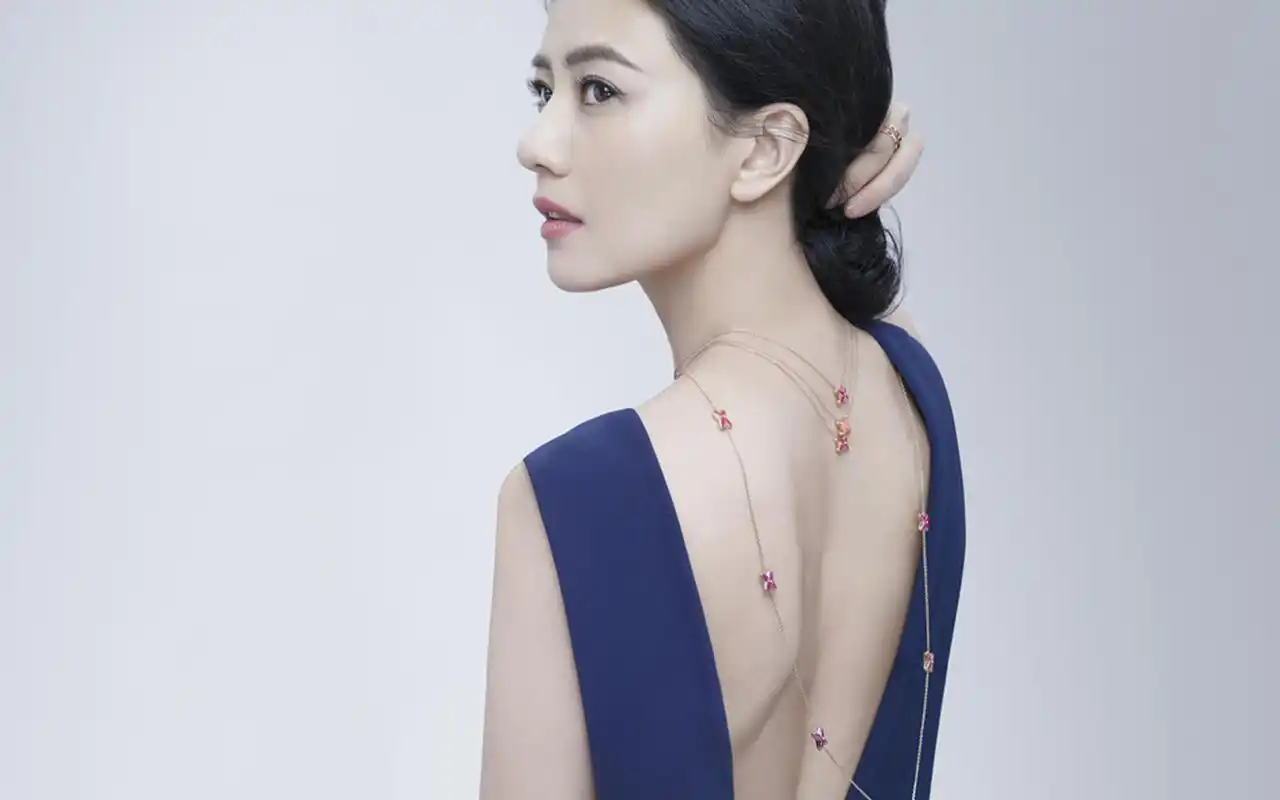 高圆圆优雅灵动时尚写真图片桌面壁纸高清大图预览1920x1200_大陆明星