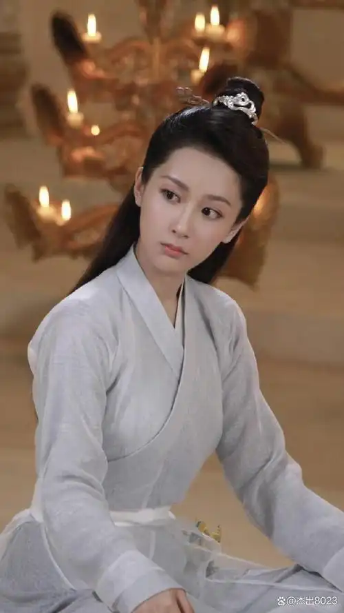 大家都知道杨紫是童星出道,《家有儿女》中的夏雪让我们所熟知