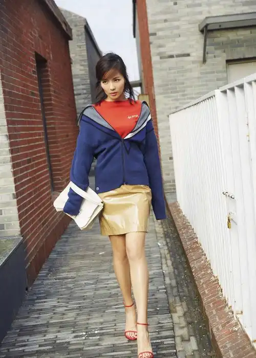 街拍:"国民儿媳妇"刘涛街拍,穿搭少女感十足,让人眼前一亮_高清图集