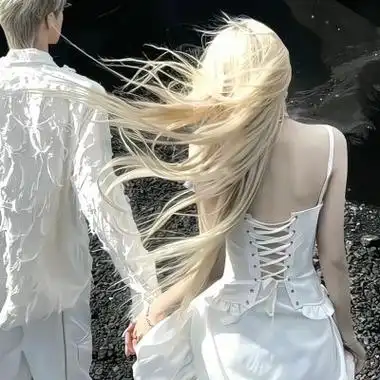 抱月入怀情侣头像高冷霸气,你要甜死我了