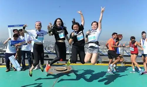 北京国贸大酒店垂直马拉松波兰落幕 波兰选手创新记录再卫冕