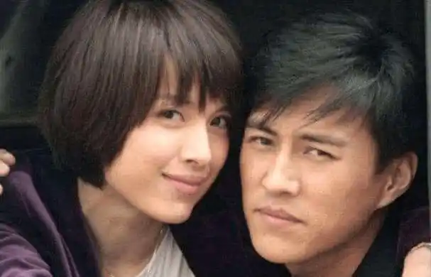 靳东与李佳是一见钟情,你知道李佳与富豪郭绍辉是啥关系吗?