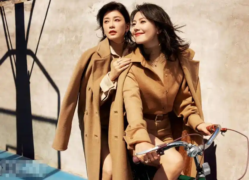 高圆圆贾静雯20年后再合作!梦回《倚天屠龙记》,合照就像双胞胎