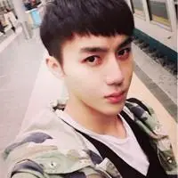 17岁头像男帅气真人真实的真人图片头像男17岁