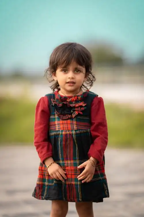 穿红色和黑色长袖连衣裙的女孩-乐趣,人,休闲,儿童,可爱,夏时制,女孩