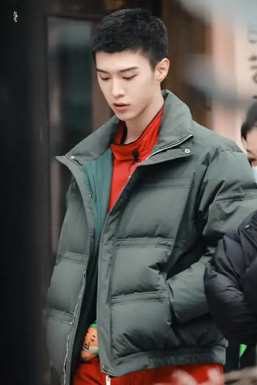 环游记3红色赛车服造型#红色赛车服 寸头福西西就是说有被范丞丞帅到!