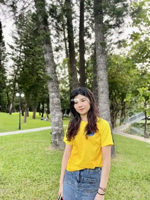 同样是斜侧脸方脸的他拍和自拍太虐了