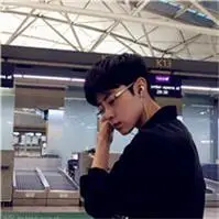 安静斯文的男生是否会喜欢戴眼镜的帅哥头像图片