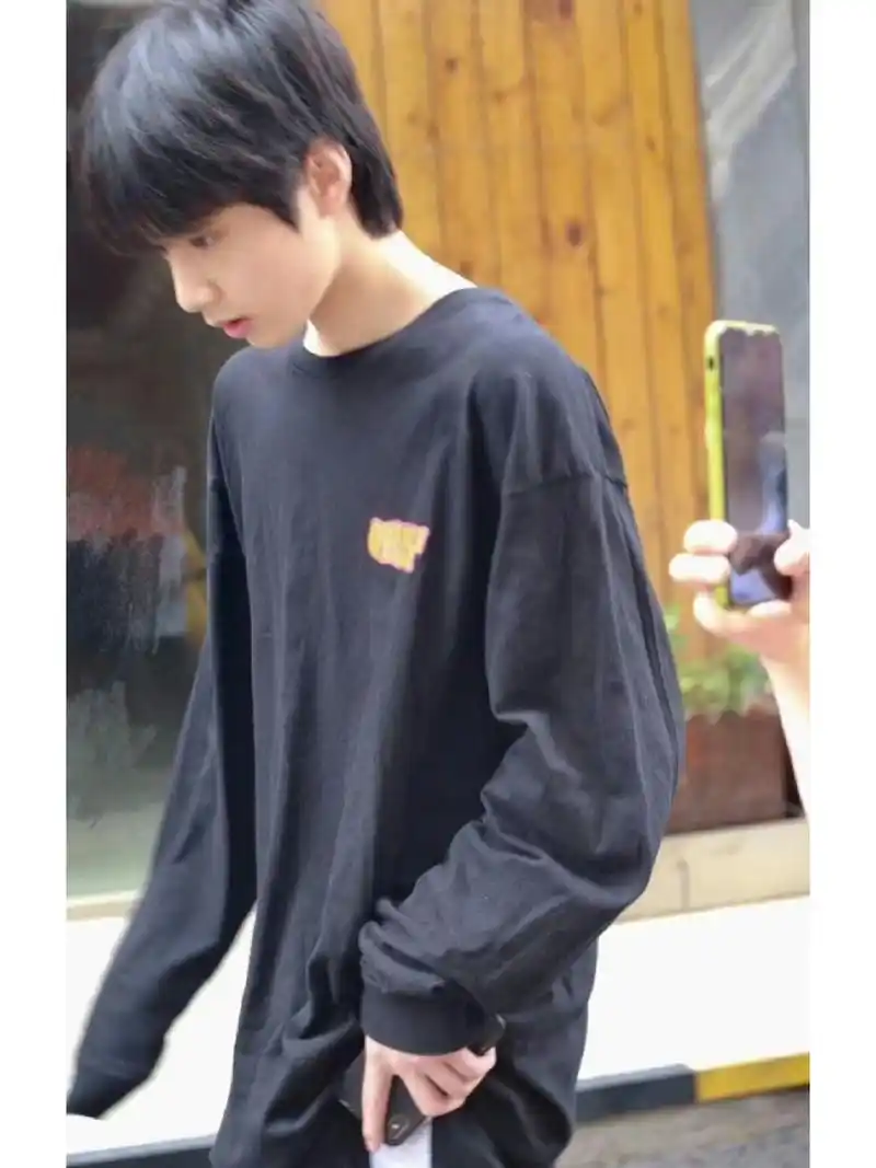 刘耀文生图即神图15