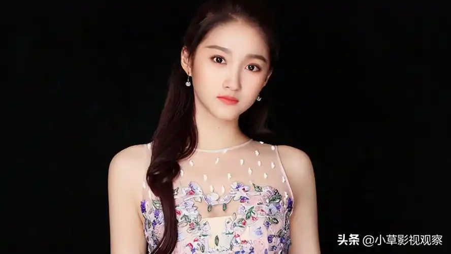 关晓彤满族原名叫什么 关晓彤个人简历资料的评论 - 关晓彤原名叫什么