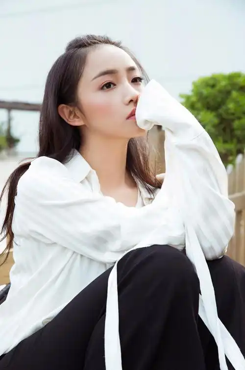 吴佳怡时髦个性写真图片16