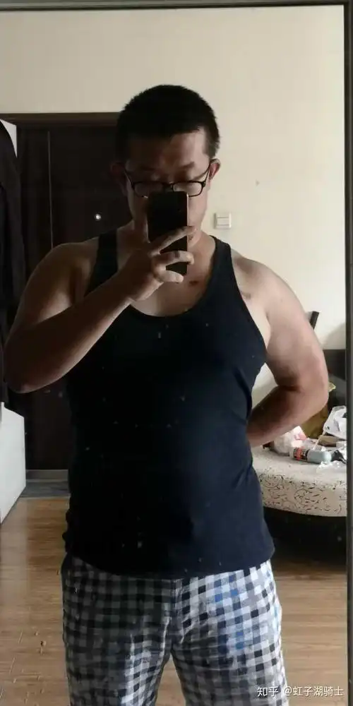 了吧→_→ 我身高183,体重210 都没觉得自己特别胖(当然肯定不算瘦的)