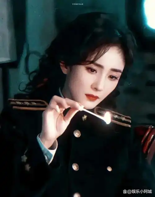 轮到38岁杨幂"翻车"了?杨幂新剧开播,磨皮滤镜遮不住老态!