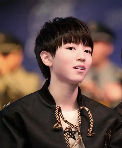 tfboys王俊凯 2015.03.25 qq音乐盛典节目表演现场.