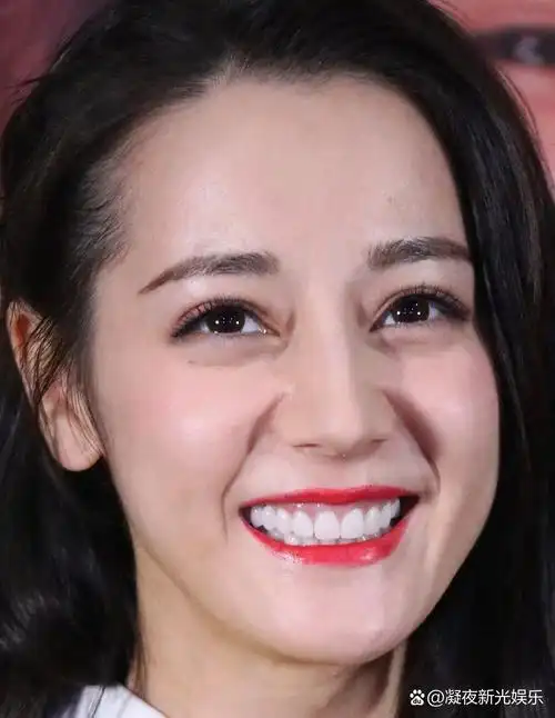 迪丽热巴这几张照片也很好看,但这个时期应该是她状态最不好的一两年