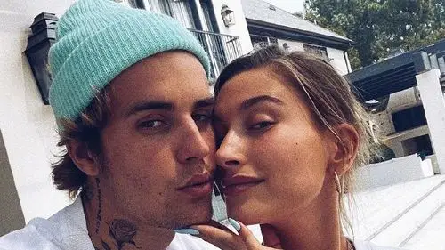 justinbieber与老婆hailey床照泄露神仙情侣刊登vogue封面