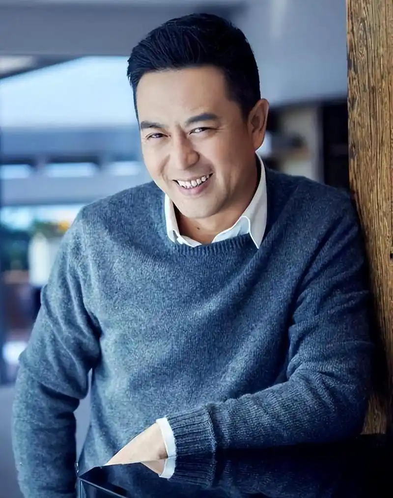 回顾王海燕遭前妻嫌弃的张嘉译被她宠成宝一家三口幸福美满