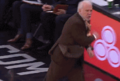 无独有偶,波波维奇在比赛的最后时刻也冲着裁判骂人,吃到了两个技术