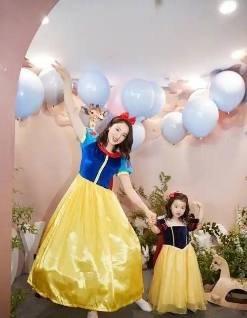 董璇女儿生日派对不比杨幂女儿差,李小璐甜馨及沙溢胡可现身祝福