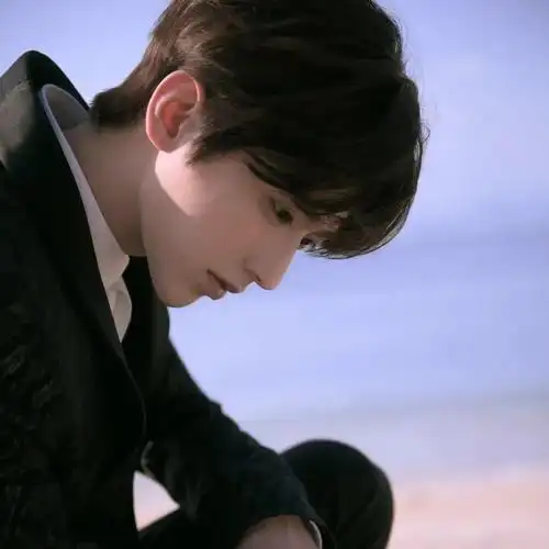 有什么好看干净的男头像? - 知乎