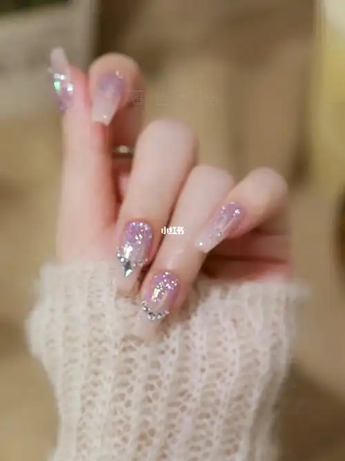 夏日双色梦幻碎钻渐变美甲