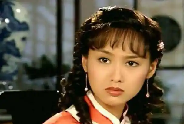 朱茵的8个古装角色,黄蓉娇俏,沈璧君婉约,"紫霞仙子"最经典_萧雨鹃