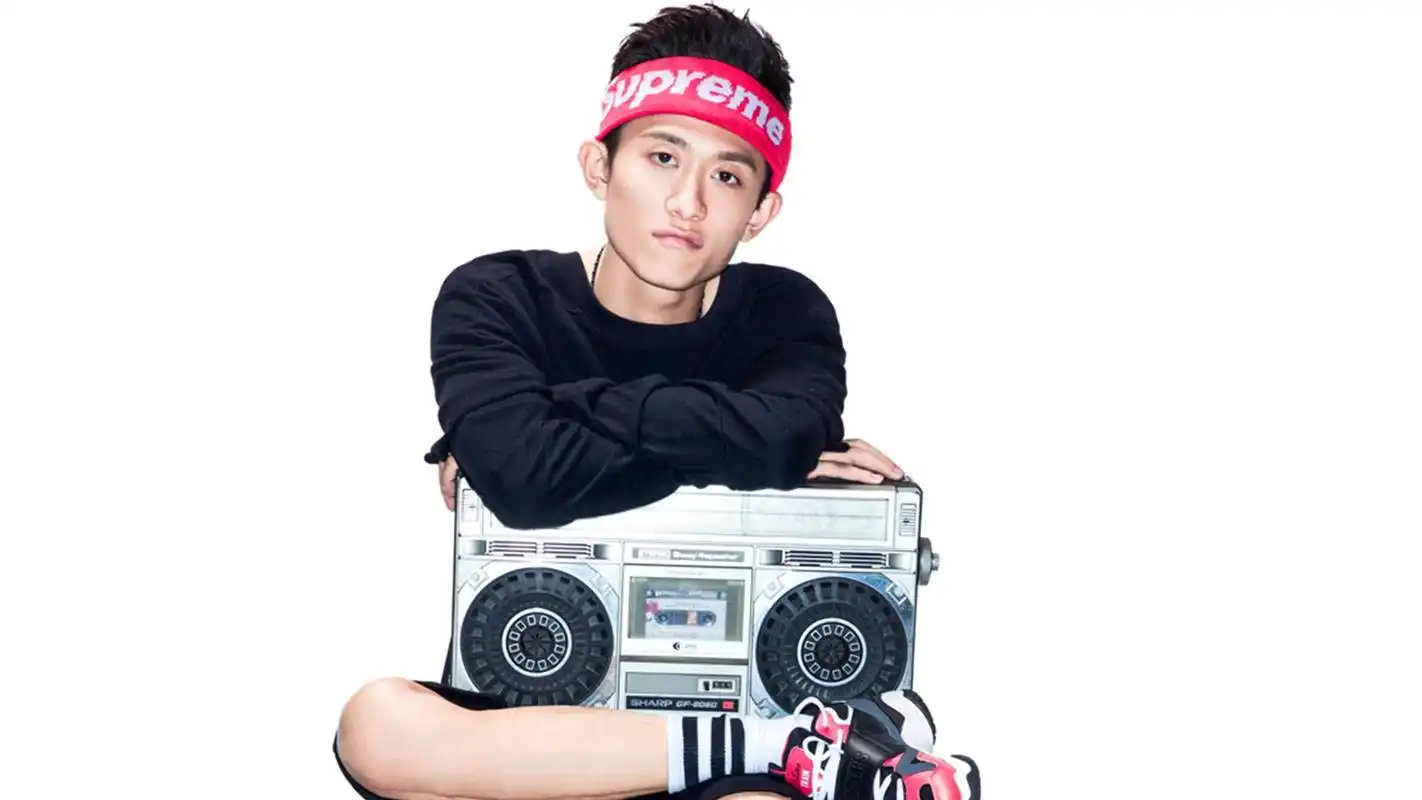 张一山时尚痞帅杂志写真图片桌面壁纸