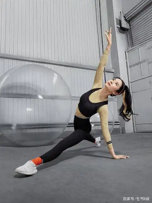 女明星健身照:第三期『刘亦菲』