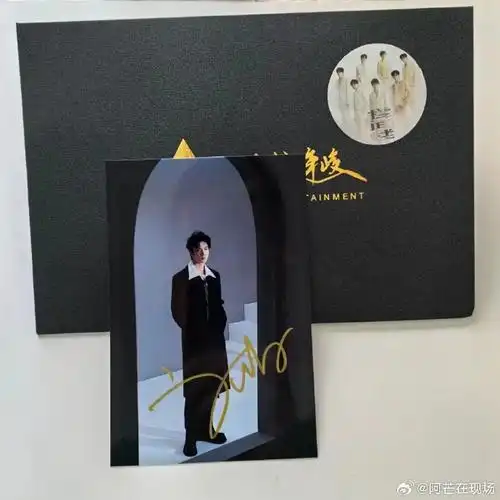 《#时代少年团演唱会#》给时代少年团粉丝送签名啦~~~签名照福利关注