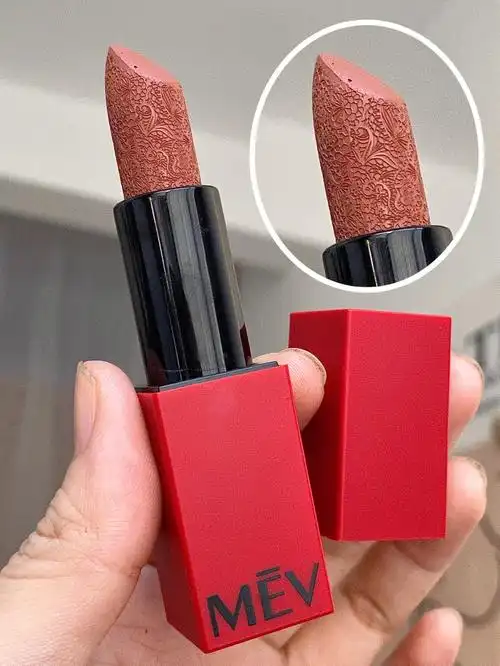 一套10个颜色红色方管包装简约高级哑光滋润质地 不会卡嘴纹最喜欢是m