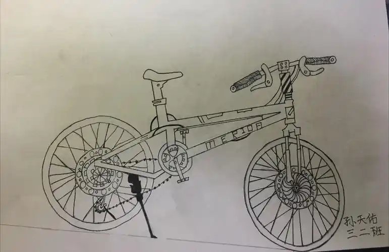 路轻骑》部分优秀作品欣赏 写美篇  选择好一个角度对自行车写生,画出