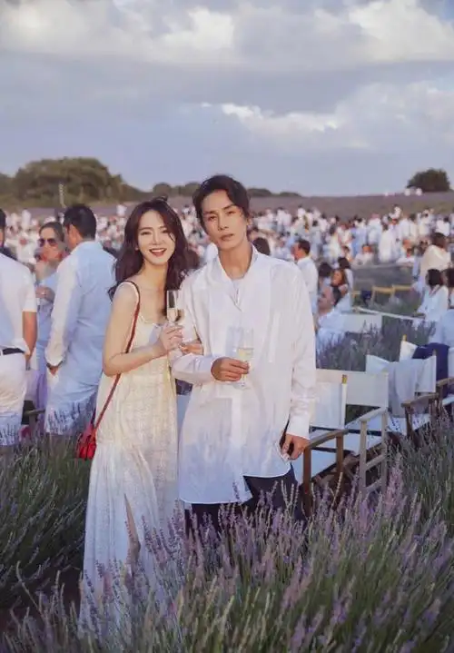 戚薇李承铉的婚礼照片好好看啊!真的好般配好甜啊 - 冷求网