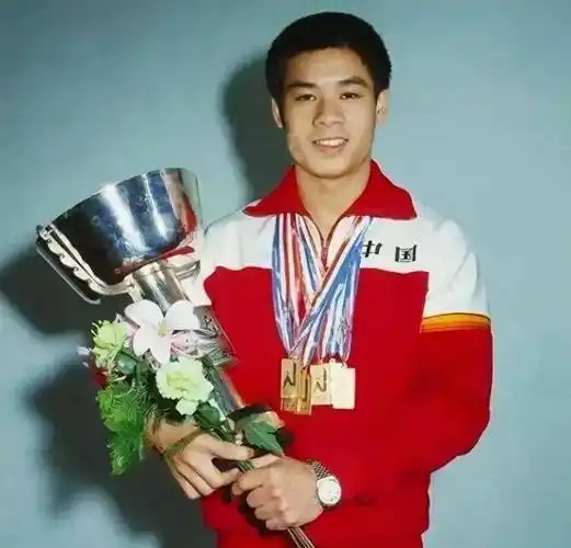 李宁虽然运动员时期非常成功的,1984年洛杉矶奥运会上,李宁再次夺得了