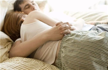 让男人舒服的十八种口技男人最爱的口技