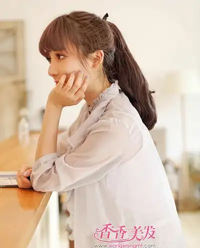 圆脸适合的马尾辫发型图片 脸圆马尾发型(4)