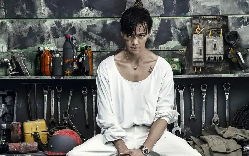 帅气陈伟霆高清壁纸_有男人味的陈伟霆