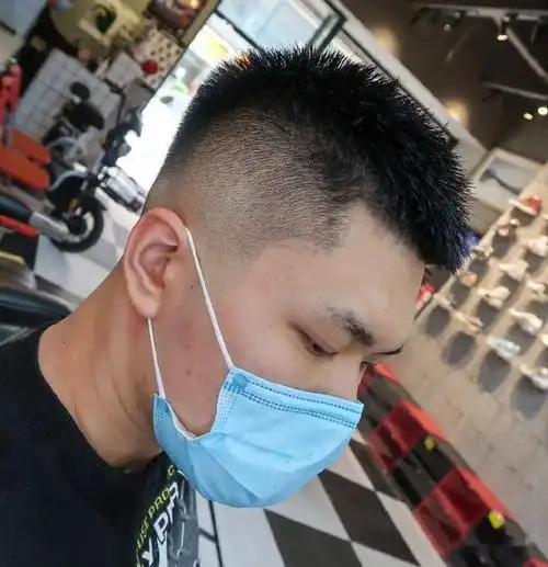 下面这组2021亚洲男生发型流行趋势,或许能帮你成为更好的自己!