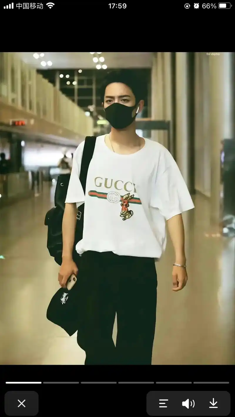 随手抓的大背头,鲨疯了多少虾姐#肖战#肖战机场穿搭 #小飞侠 - 抖音