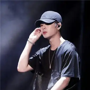 王嘉尔的每张头像都散发着不同的魅力,魅力又超帅气的他一定要成为你