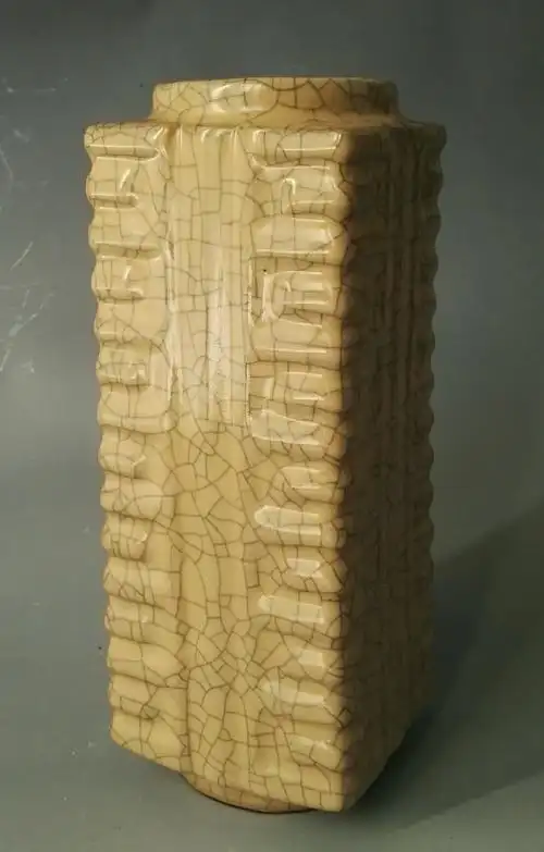 一阅千年:宋代哥窑琮式瓶欣赏.