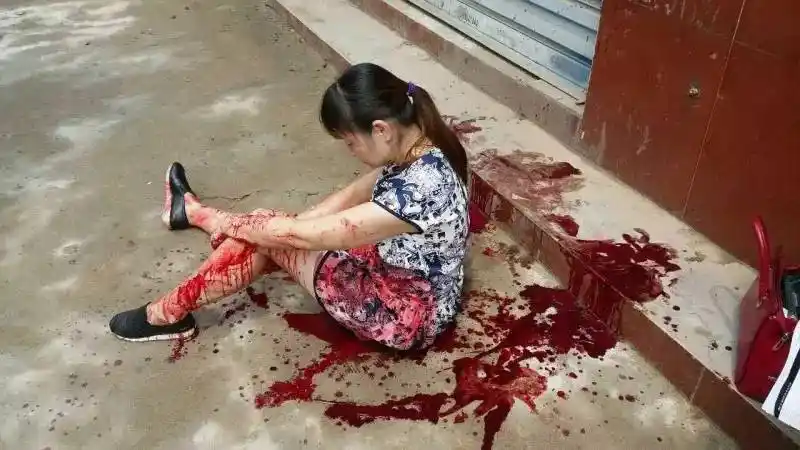 在汉阳大道好美家附近发生了杀人事件,据现场市民称是滴滴司机砍人,因