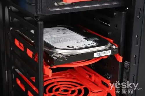 先马夜鹰2游戏机箱硬盘位