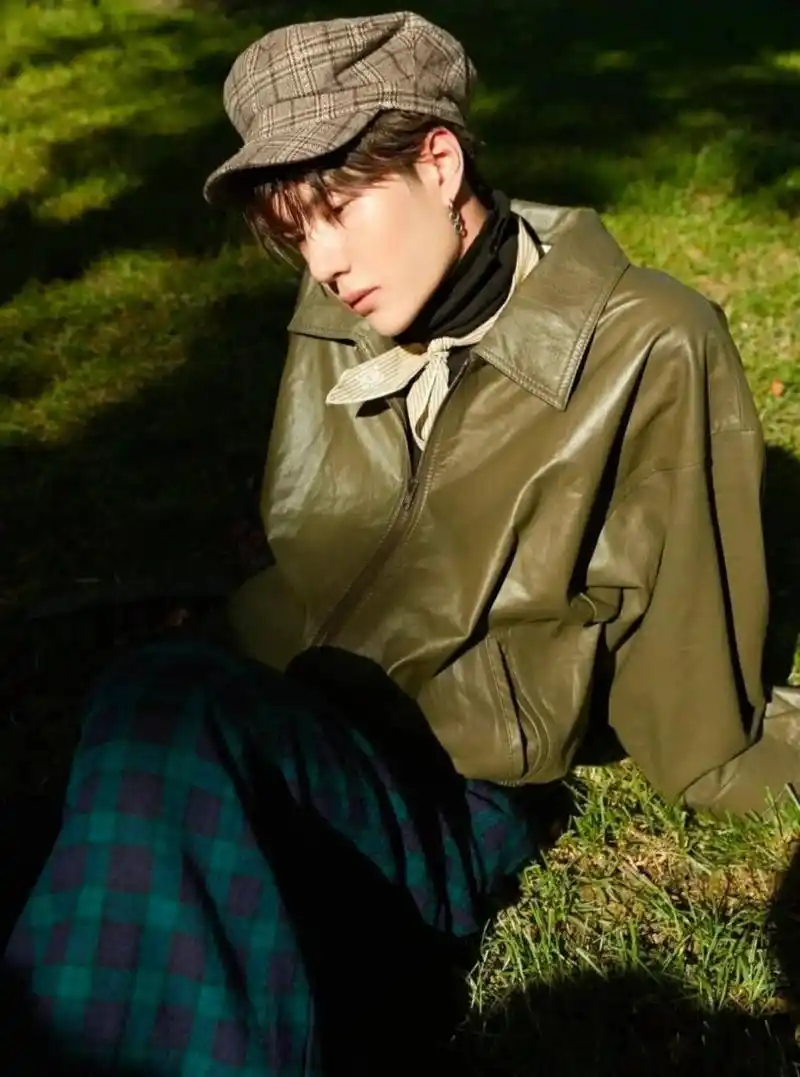 居然有我没见过的  分享一组王一博的氛围感神图,每一张都让人无法