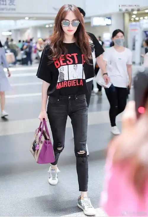 厉害了唐嫣!居然能把牛仔裤穿得如此迷人!网友:这才是真正的美腿