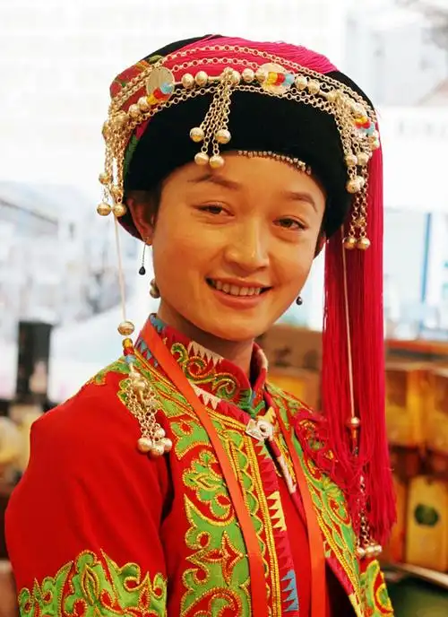 怒族美女图片 怒族民族服饰图片